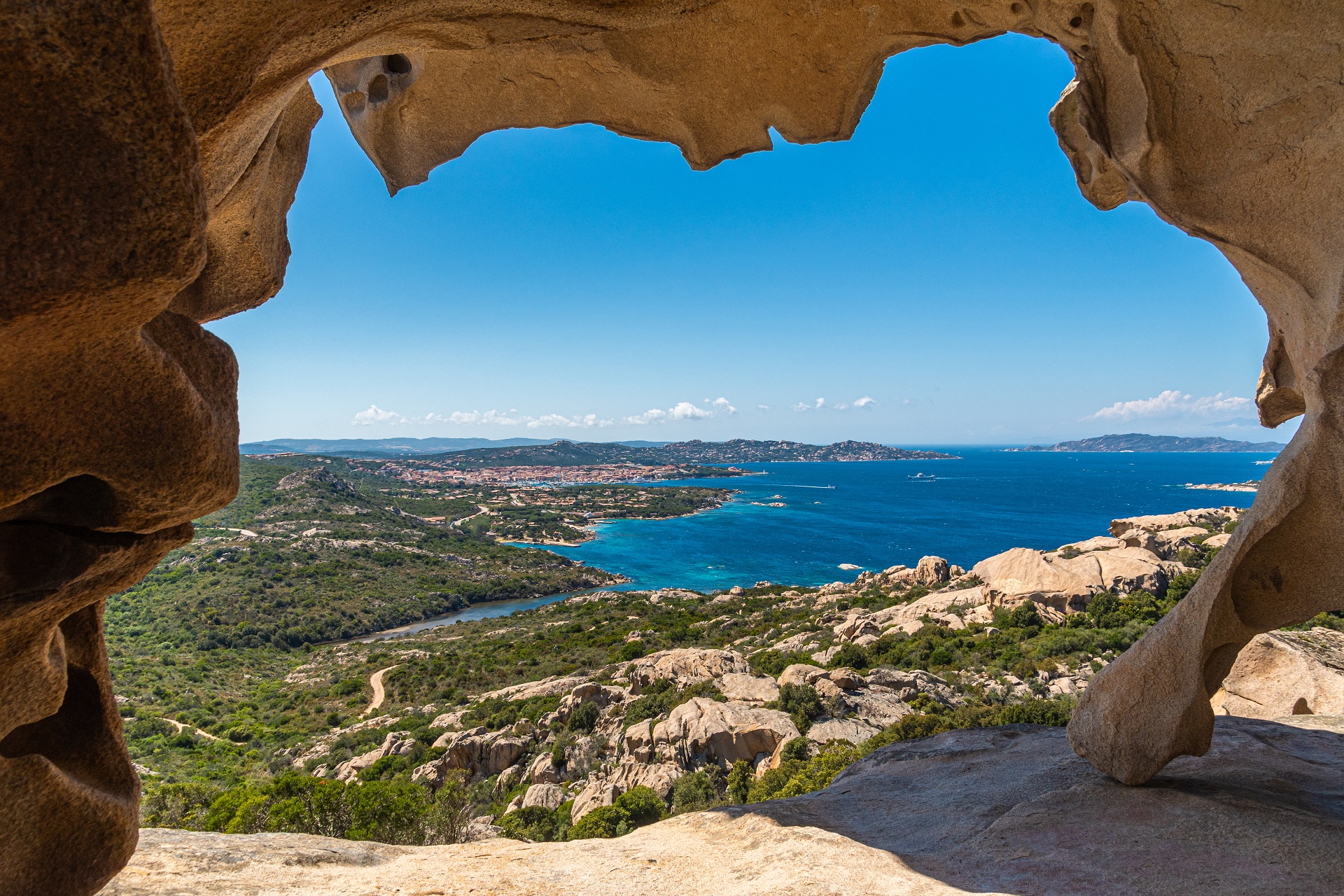 Turismo: Assoturismo – CST, per il ponte di Ferragosto riservato il 91% delle camere disponibili