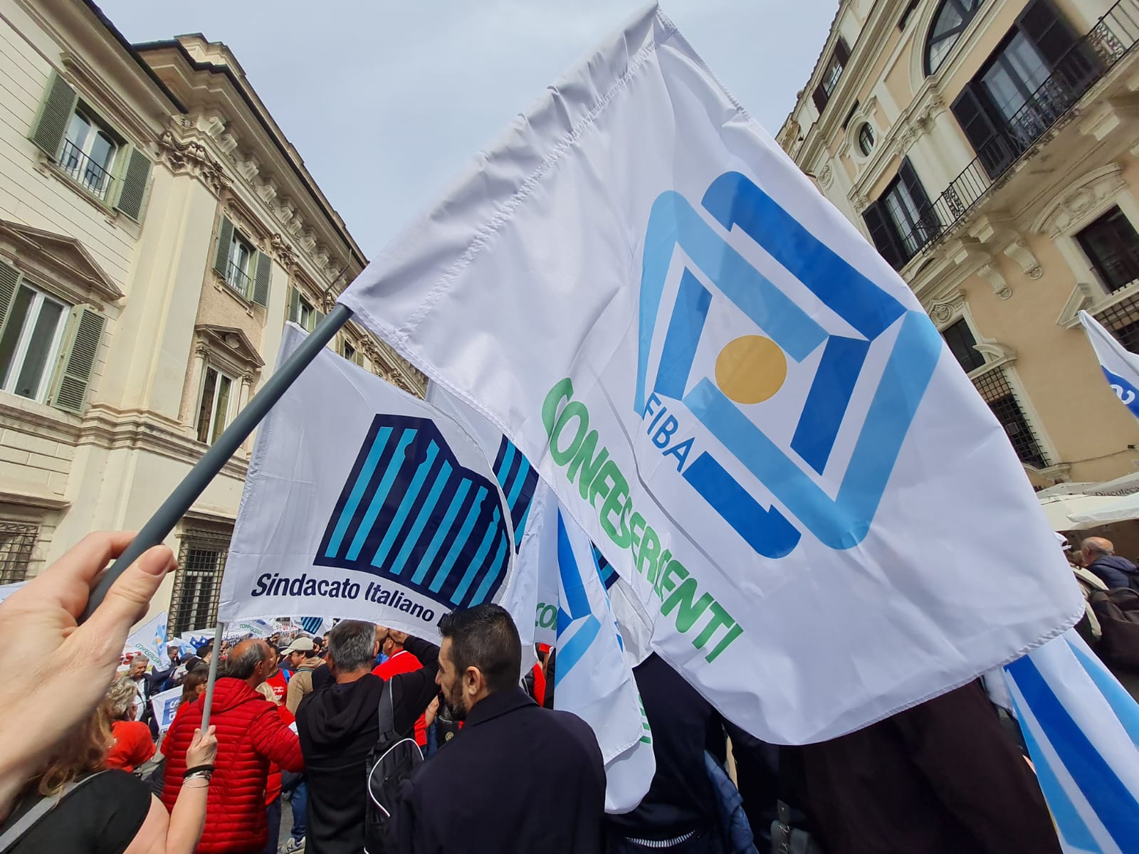 Balneari in piazza per chiedere chiarezza e certezze per il comparto