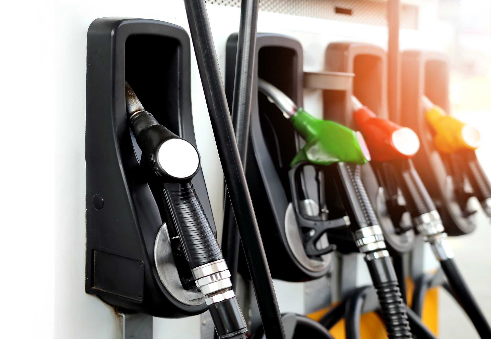 Carburanti: Faib e Fegica, “la buona volontà non basta. Otto giorni e il tetto salta come un tappo. Ora il vero price cap per via legislativa”